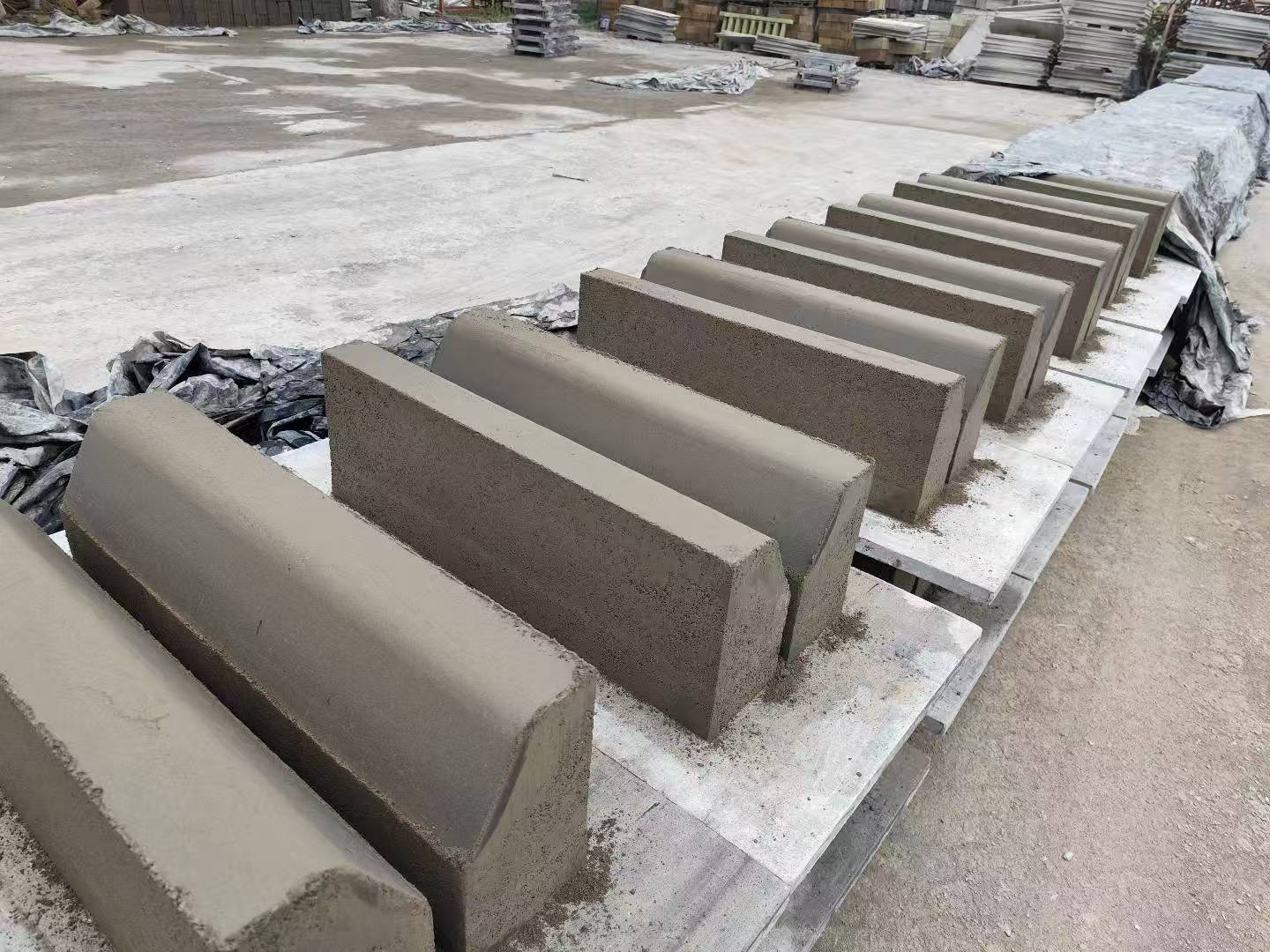 水泥路沿石发货前